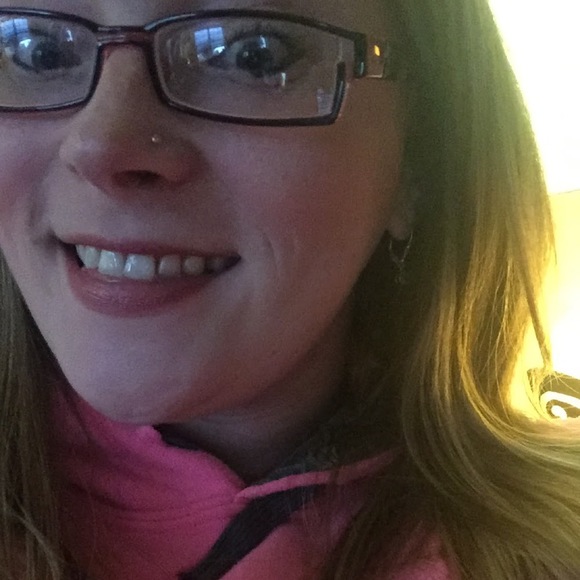 Meet your Posher, Ashley - Picture 1 of 1